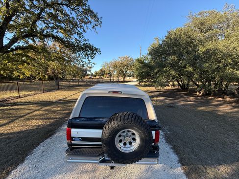 Used 1996 Ford Bronco image 9