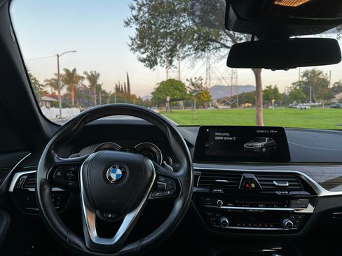 Used 2018 BMW 530e RWD image 16