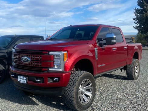 Used 2017 Ford F350 Platinum w/ Platinum Ultimate Package image 2