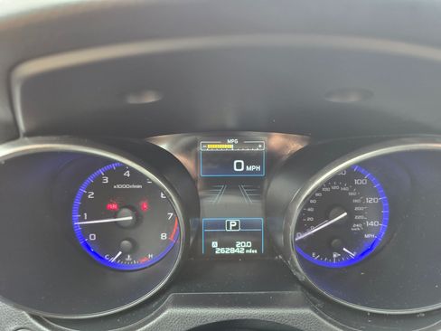 Used 2017 Subaru Outback 2.5i Touring image 2