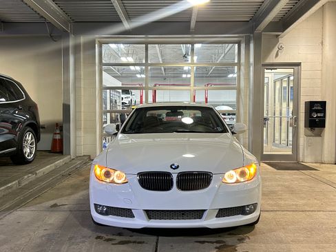 Used 2010 BMW 335i xDrive Coupe image 4