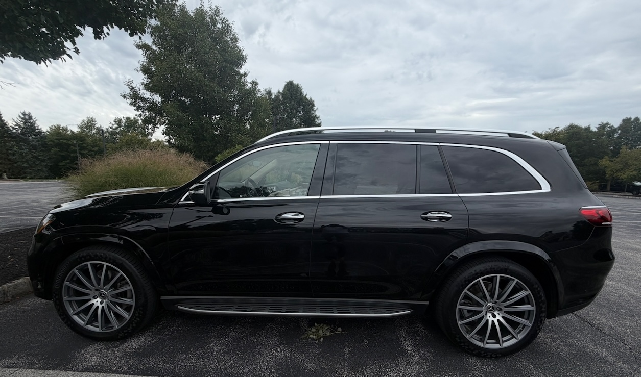 Used 2023 Mercedes-Benz GLS 450 4MATIC image 14