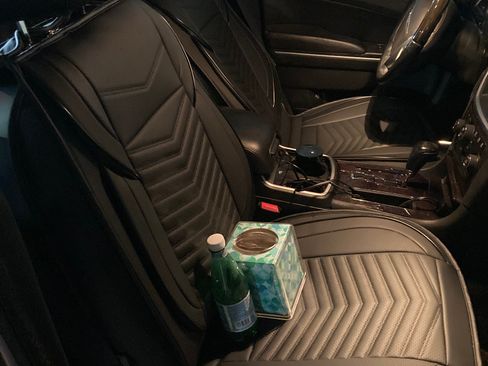 Used 2014 Chrysler 300 C image 14