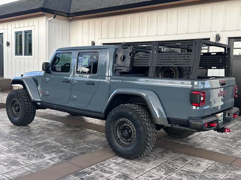 Used 2025 Jeep Gladiator Rubicon AWD/4WD image 4