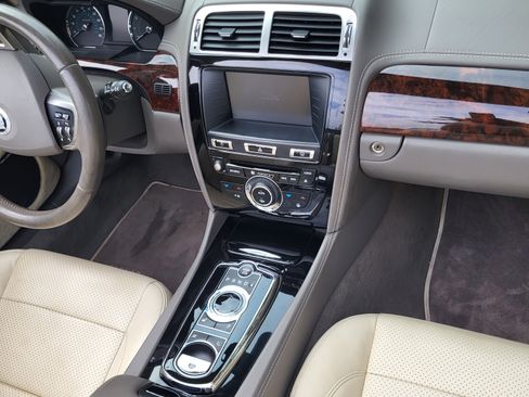 Used 2012 Jaguar XK Convertible image 10