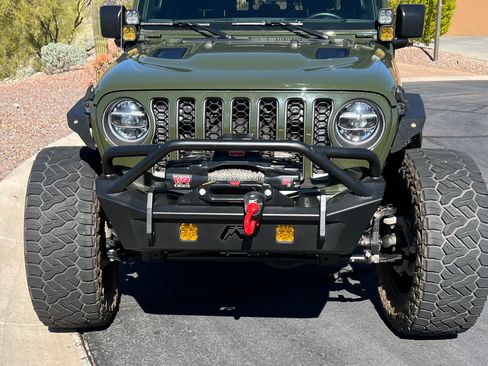 Used 2021 Jeep Gladiator Rubicon image 2