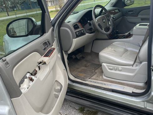 Used 2013 Chevrolet Tahoe LTZ image 6