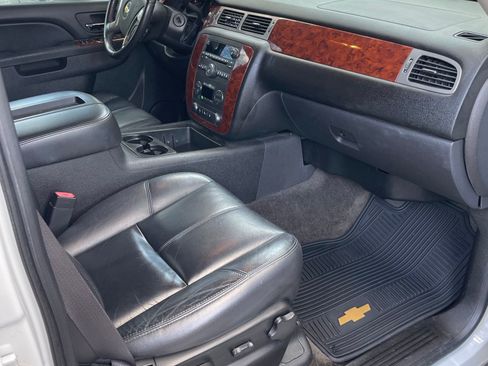Used 2011 Chevrolet Tahoe LT image 12