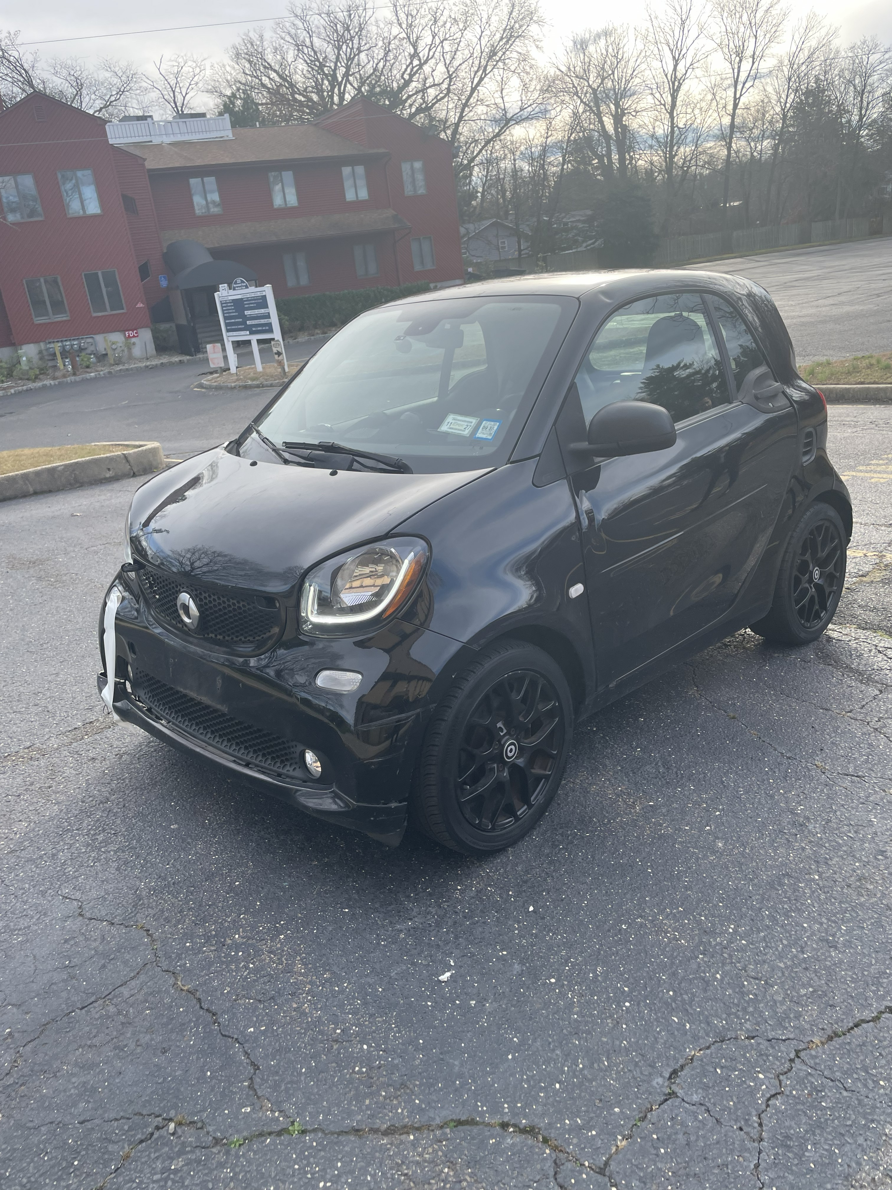 Used 2017 smart fortwo Prime RWD image 1
