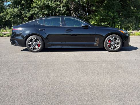 Used 2018 Kia Stinger GT2 AWD/4WD image 4