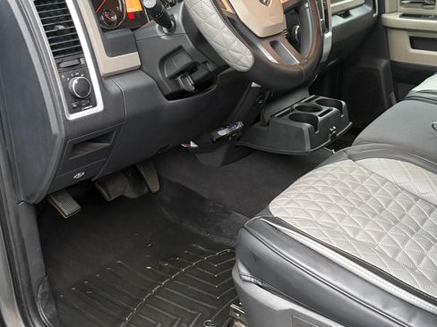 Used 2009 Dodge Ram 1500 Truck SLT image 13