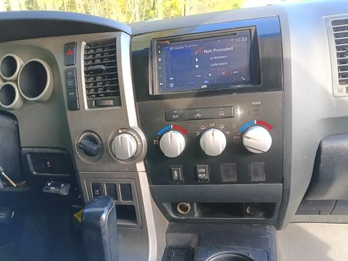 Used 2010 Toyota Tundra 4x4 Double Cab w/ SR5 Pkg image 19