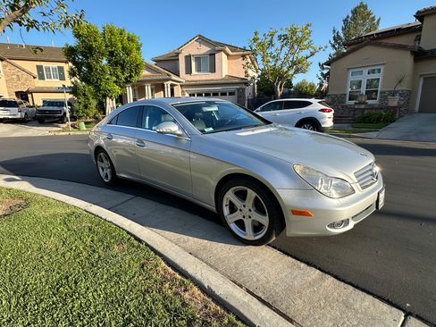 Used 2006 Mercedes-Benz CLS 500 image 1