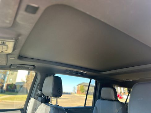 Used 2024 Chevrolet Suburban Z71 w/ Off-Road Capability Package image 12