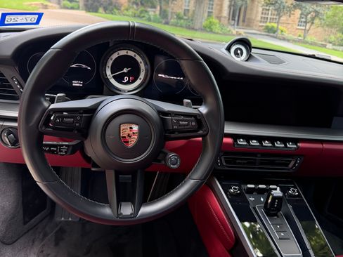 Used 2023 Porsche 911 Carrera 4S AWD/4WD image 14