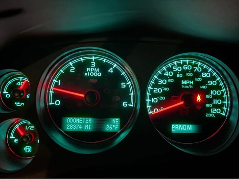 Used 2013 Chevrolet Suburban LTZ image 5