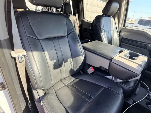 Used 2019 Ford F150 XLT w/ Trailer Tow Package image 8