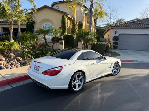 Used 2014 Mercedes-Benz SL 550 image 8