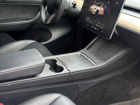 Used 2023 Tesla Model Y Long Range AWD/4WD image 18