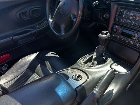 Used 2002 Chevrolet Corvette Convertible w/ Preferred Equipment Group2 RWD image 12