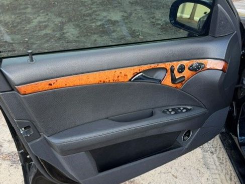 Used 2006 Mercedes-Benz E 320 CDI Sedan image 5