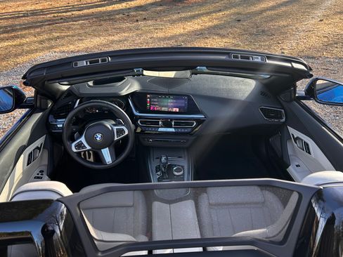 Used 2019 BMW Z4 sDrive30i image 13