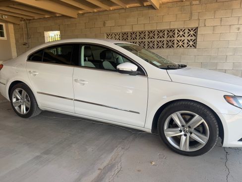 Used 2014 Volkswagen CC Sport image 6