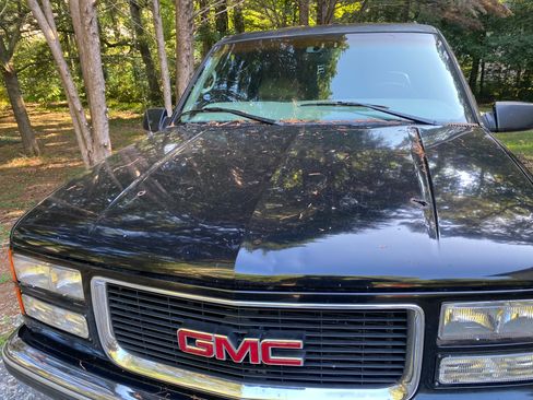 Used 1999 GMC Suburban 4WD image 6