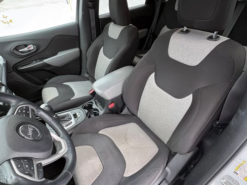 Used 2014 Jeep Cherokee Latitude image 19