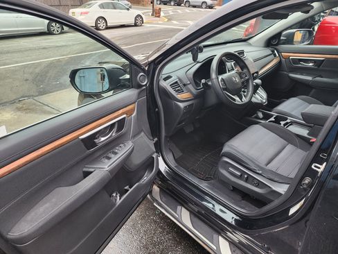 Used 2018 Honda CR-V EX image 2