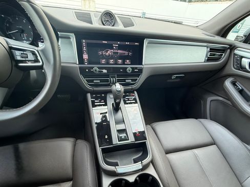 Used 2023 Porsche Macan image 28