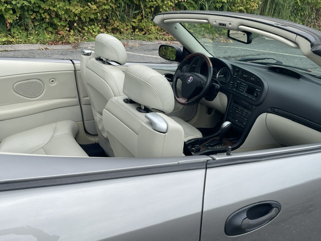 Used 2004 Saab 9-3 Arc FWD image 8
