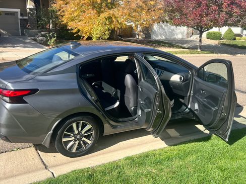 Used 2020 Nissan Versa SV image 15