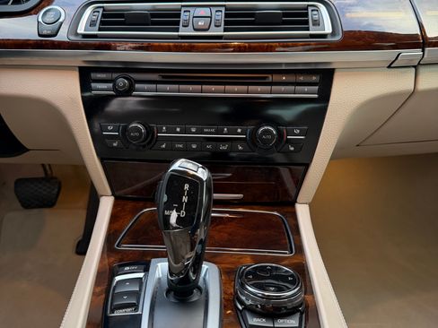 Used 2014 BMW 750Li image 23