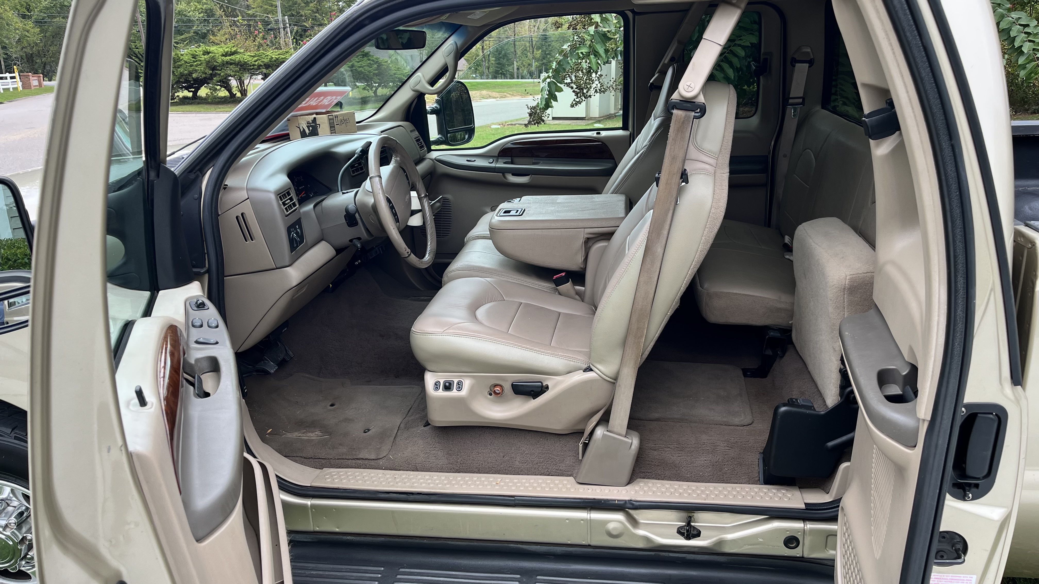 Used 2000 Ford F250 2WD SuperCab Super Duty image 10