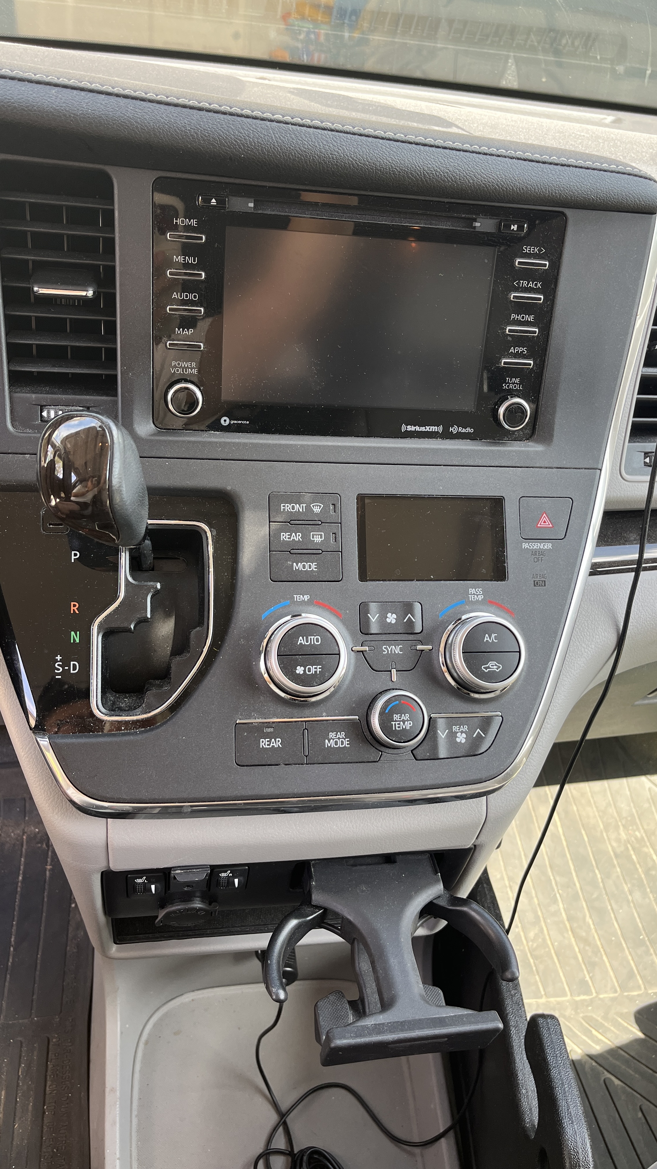 Used 2018 Toyota Sienna XLE w/ XLE Navigation Package AWD/4WD image 6