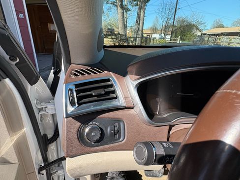 Used 2014 Cadillac SRX Performance w/ Driver Awareness Package image 9