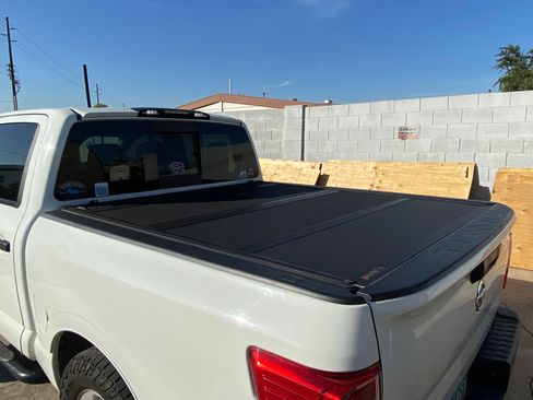 Used 2017 Nissan Titan S RWD image 6