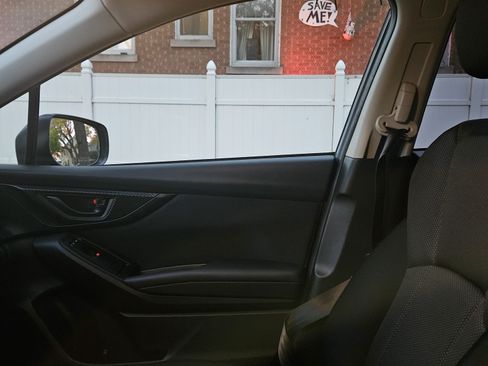 Used 2021 Subaru Crosstrek 2.0i image 8