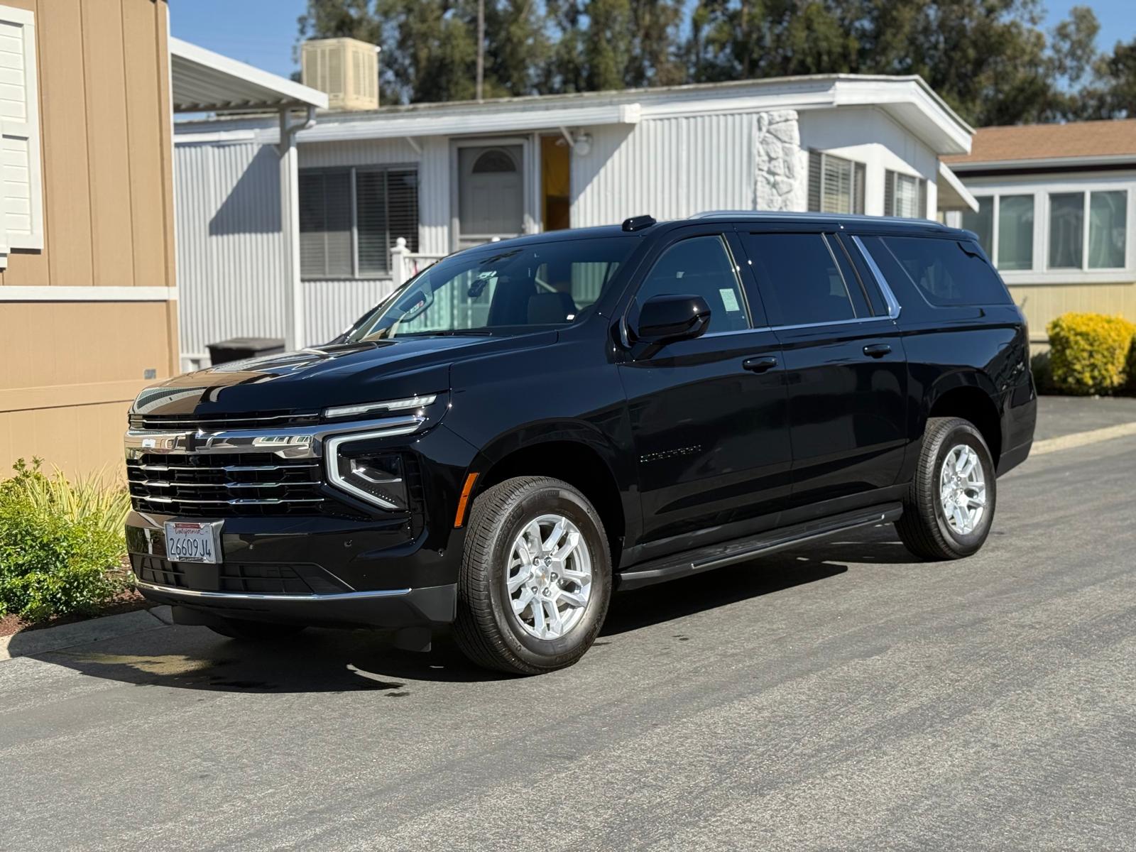 Used 2026 Chevrolet Suburban LT w/ LPO, Dark Essentials Package AWD/4WD image 12