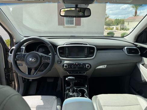 Used 2016 Kia Sorento SX FWD image 11