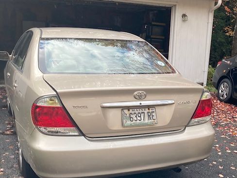 Used 2005 Toyota Camry LE image 2
