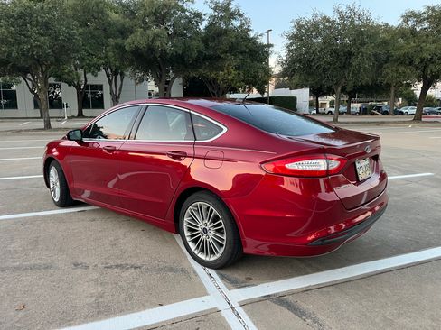 Used 2014 Ford Fusion SE w/ Equipment Group 202A FWD image 9