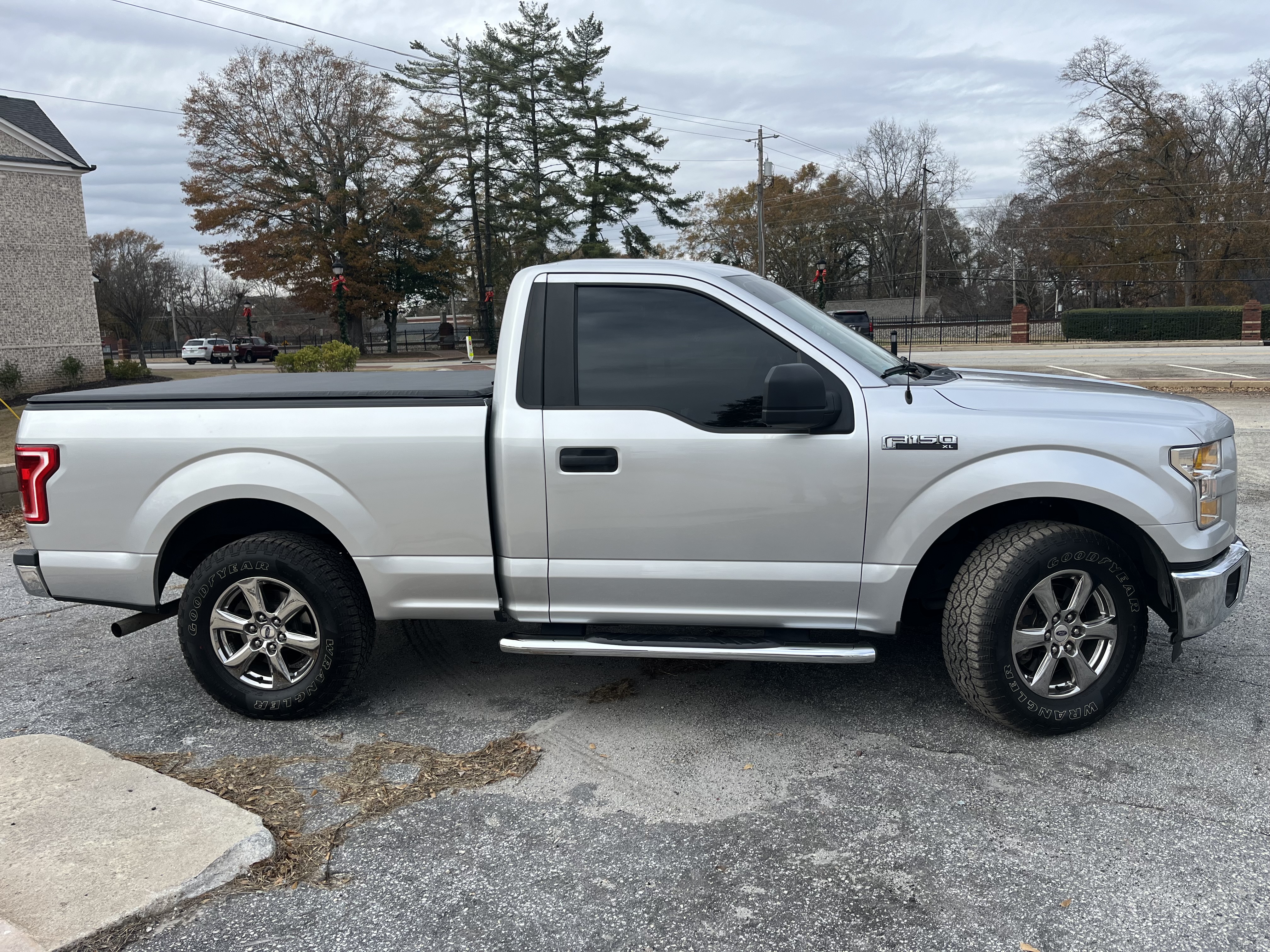Used 2015 Ford F150 XL w/ Equipment Group 101A Mid RWD image 2