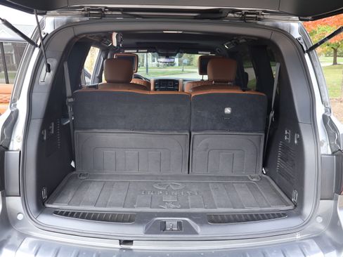 Used 2021 INFINITI QX80 Sensory w/ All-Season Package image 9