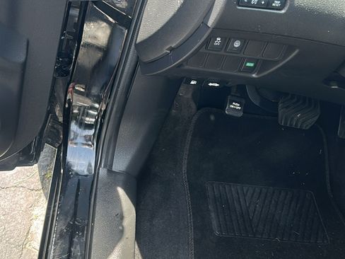 Used 2019 Nissan Rogue Sport SV FWD image 17