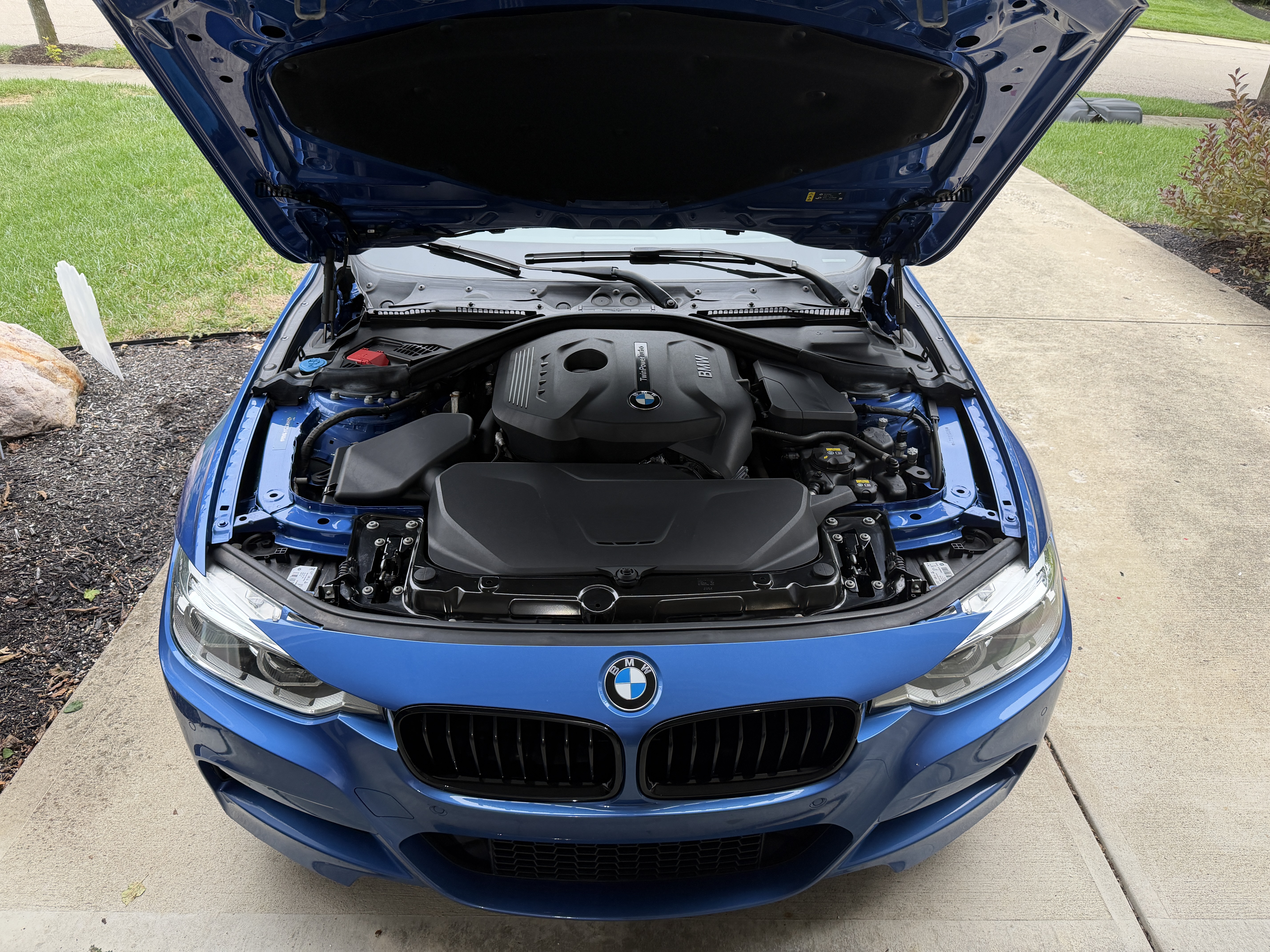 Used 2018 BMW 330i xDrive Wagon AWD/4WD image 11