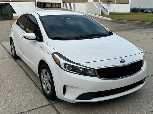 Used 2017 Kia Forte LX image 1