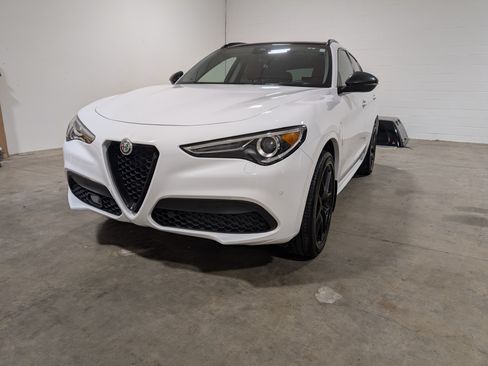 Used 2021 Alfa Romeo Stelvio Ti w/ Premium Package image 10