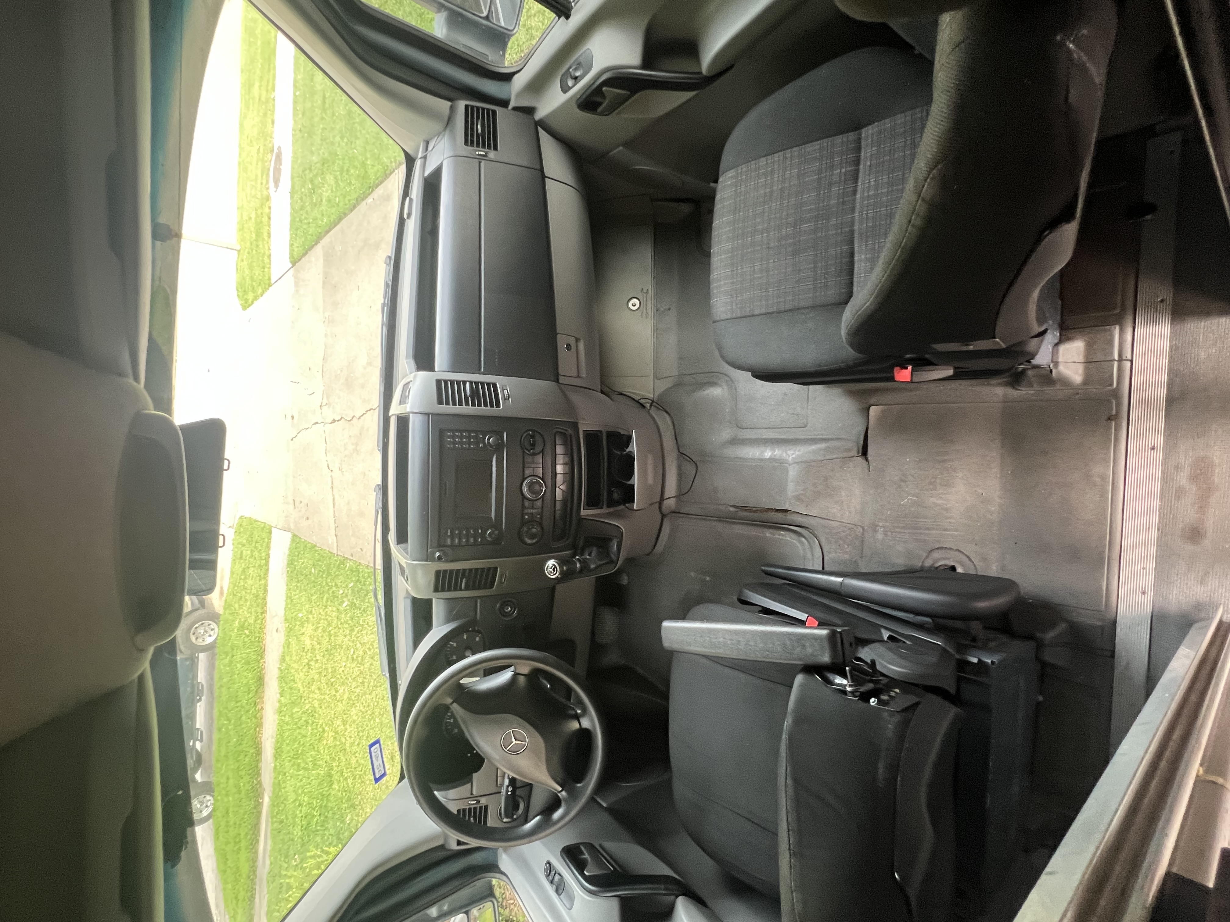 Used 2018 Mercedes-Benz Sprinter 2500 image 9